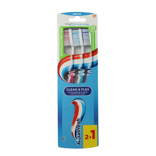 Aquafresh Tandenborstel clean & flex medium 3 Stuks
